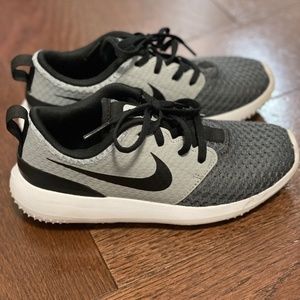 GREAT CONDITION: Nike Boys' Golf Shoes